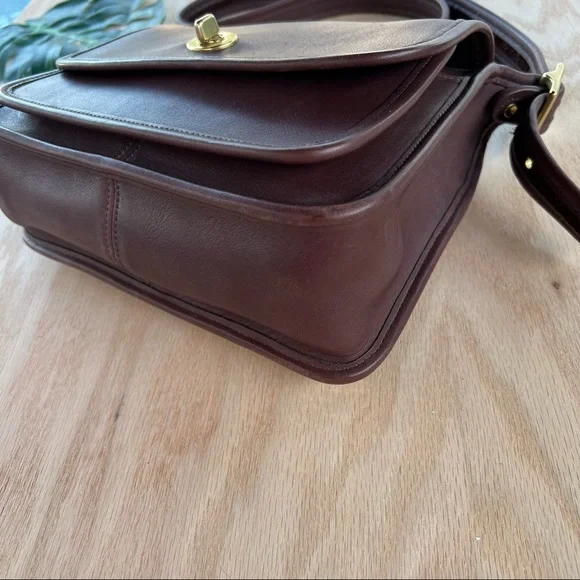 Coach Vintege Crossbody Bag - Picture 6 of 16